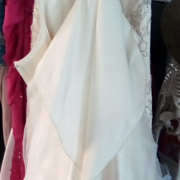 Oleg Cassini wedding dress white lace rhinestones size 12 with tag like new - Picture 6 of 7